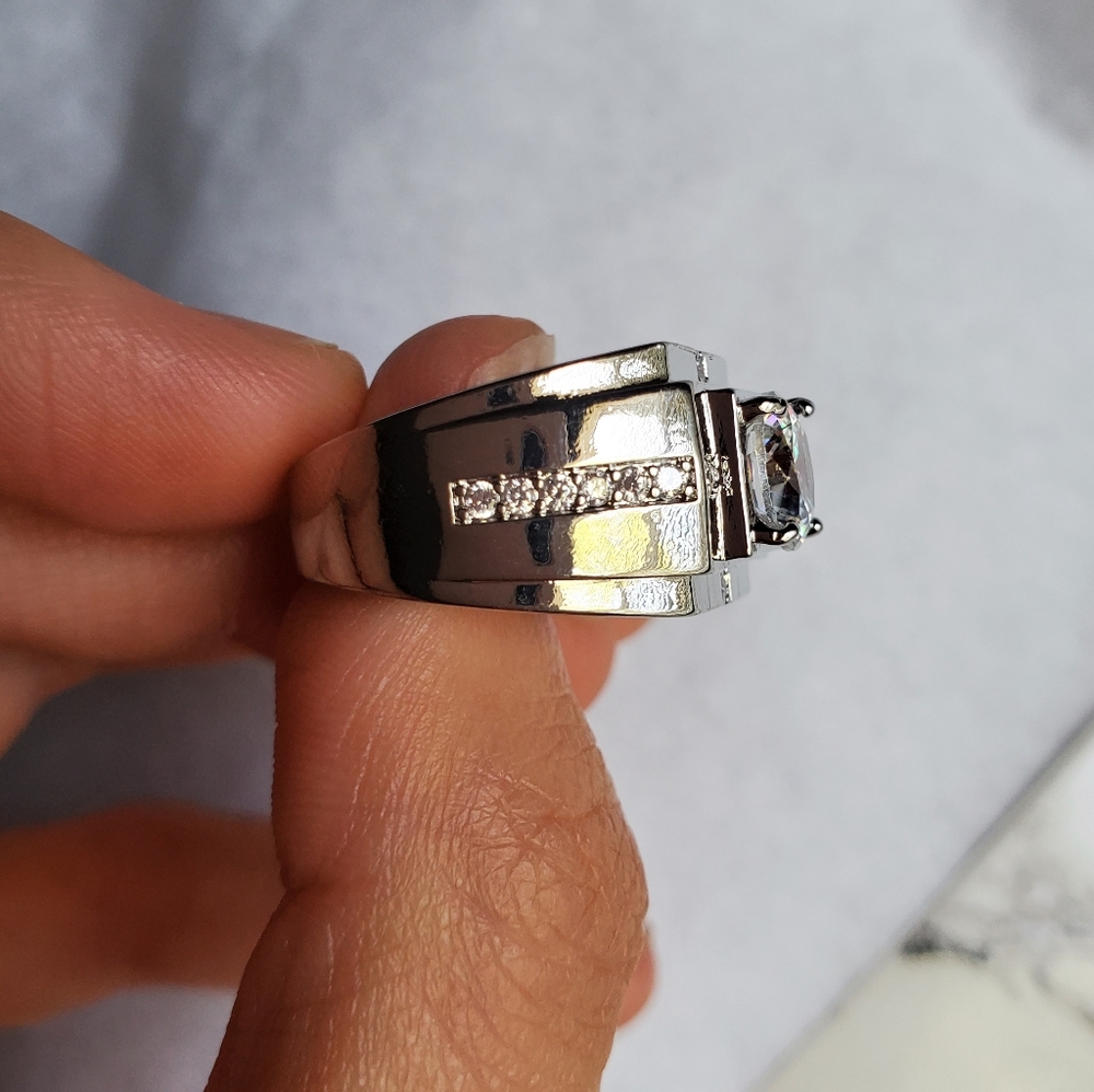 New Luxury Men's Ring - Picture 4 of 5